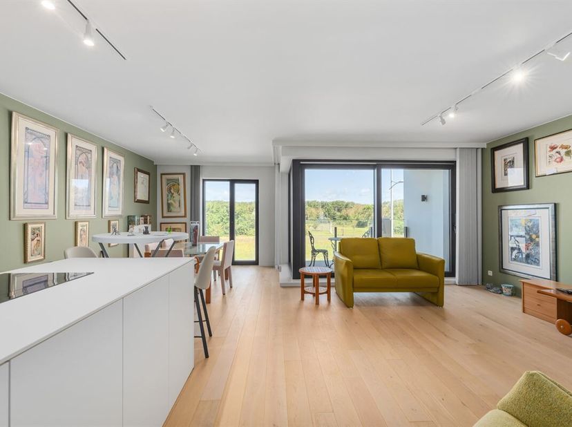 Luxueus (quasi nieuw) appartement vlakbij het strand! <br />
Ontdek dit recent (2024) en subliem afgewerkte appartement op toplocatie, op slechts enke