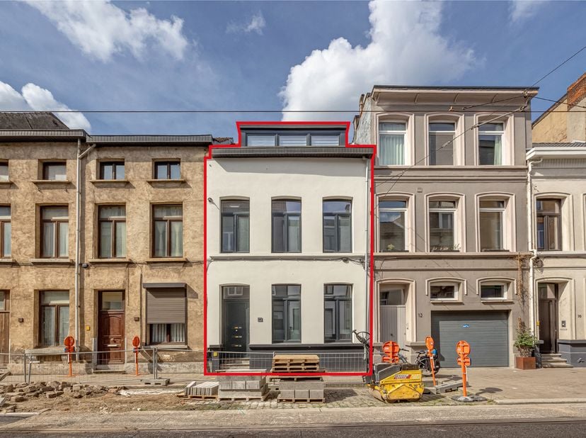 Huis te koop in Rolwagenstraat 14,
                    2018 Antwerpen
