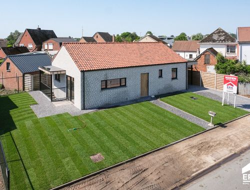                                         Bungalow à vendre à Neerpelt, € 375.000
