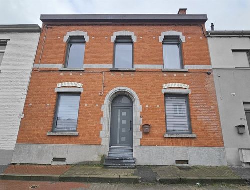                                         Eengezinswoning te koop in Frameries, € 195.000
