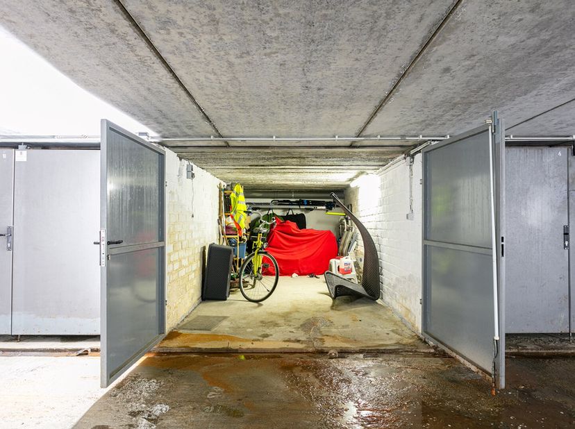 Garage à vendre
                    à 2100 Deurne