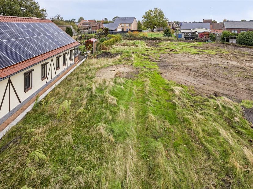 TE KOOP: Bouwgrond van 5a76ca voor halfopen bebouwing te Paal! <br />
Deze bouwgrond voor halfopen bebouwing is gunstig gelegen in de Meelbergstraat t