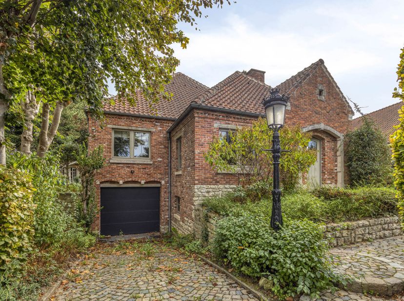 Huis te koop in Verzetstraat 2,
                    3300 Tienen