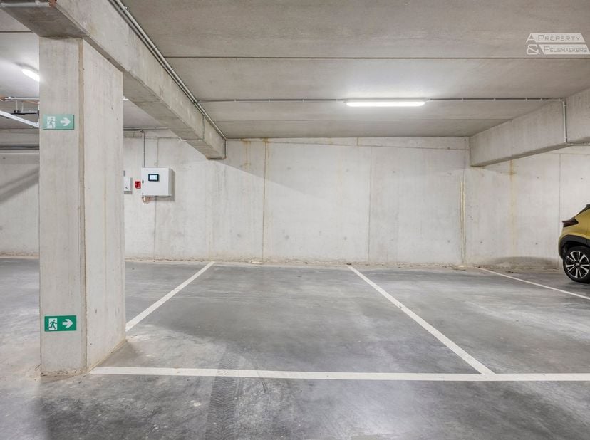 Ondergrondse staanplaatsen in nieuwbouwproject te Rotselaar.<br />
<br />
Bent u op zoek naar een veilige en praktische staanplaats voor uw wagen? I