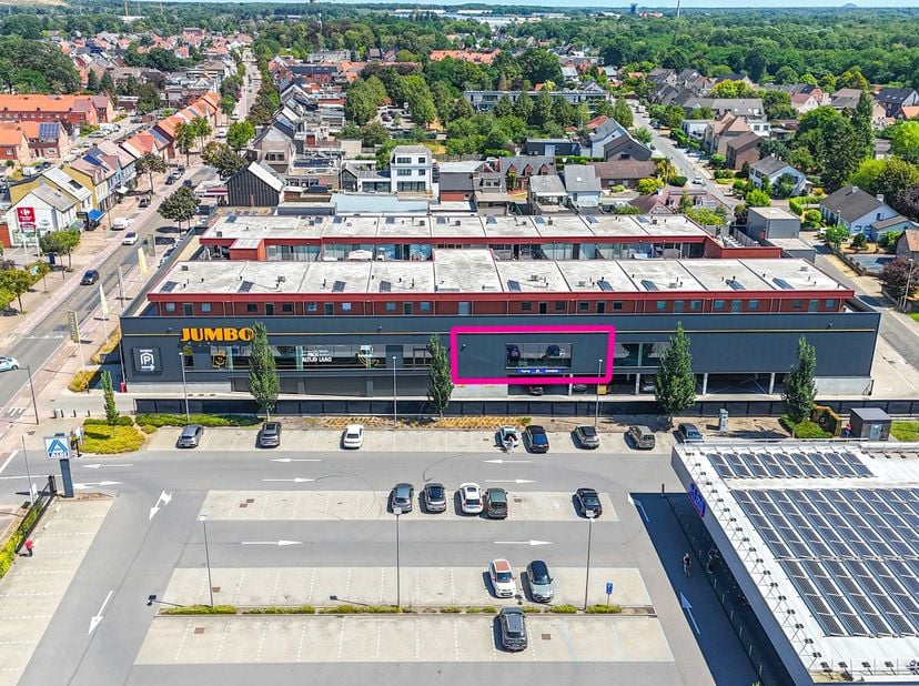 Bij ImmoFusion 7/7 "open huis": klik op onze 3D-Tour.<br />
Bent u op zoek naar een moderne kantoor- of handelsruimte op een uitstekende locatie? Dit
