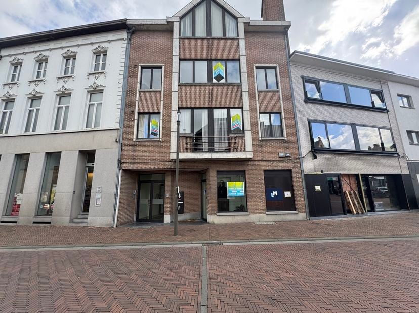 Appartement te huur in centrum Brakel<br />
Ben je op zoek naar een instapklaar appartement? Dan is dit prachtige appartement precies wat je zoekt!<br