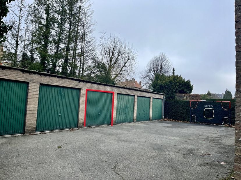 Garage à louer
                    à 8000 Brugge