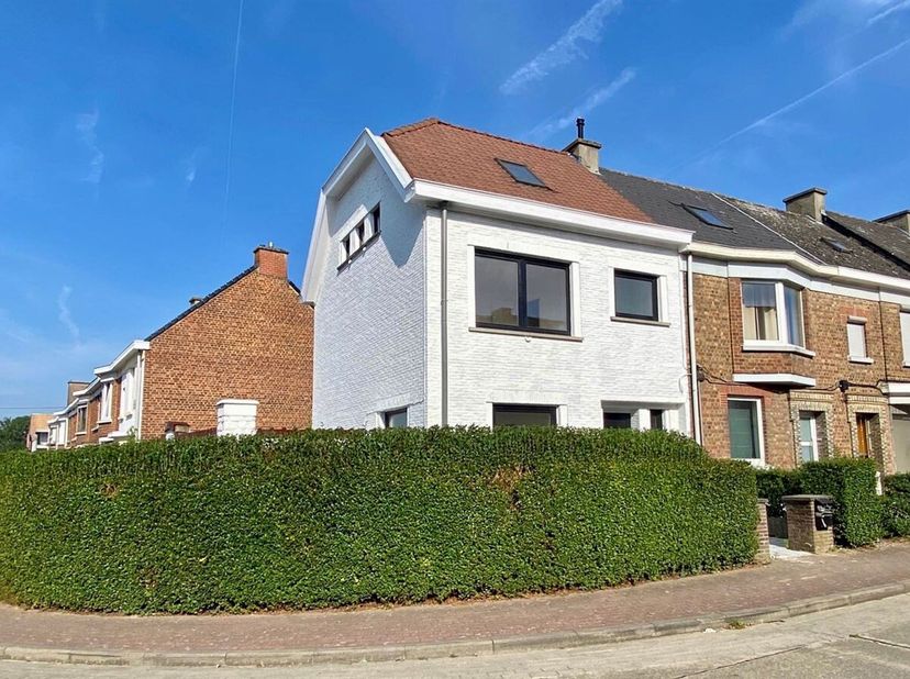 Maison à louer
                    à 9600 Renaix