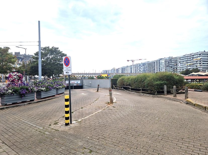 Garage à vendre
                    à 8370 Blankenberge