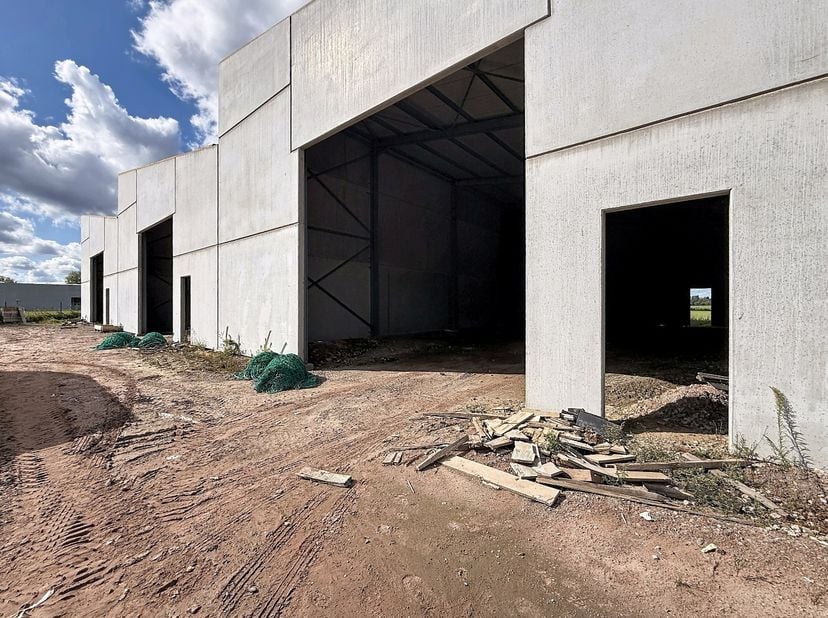 Bien professionnel à vendre à Ardooisesteenweg 319 boîte A,
                    8800 Roeselare