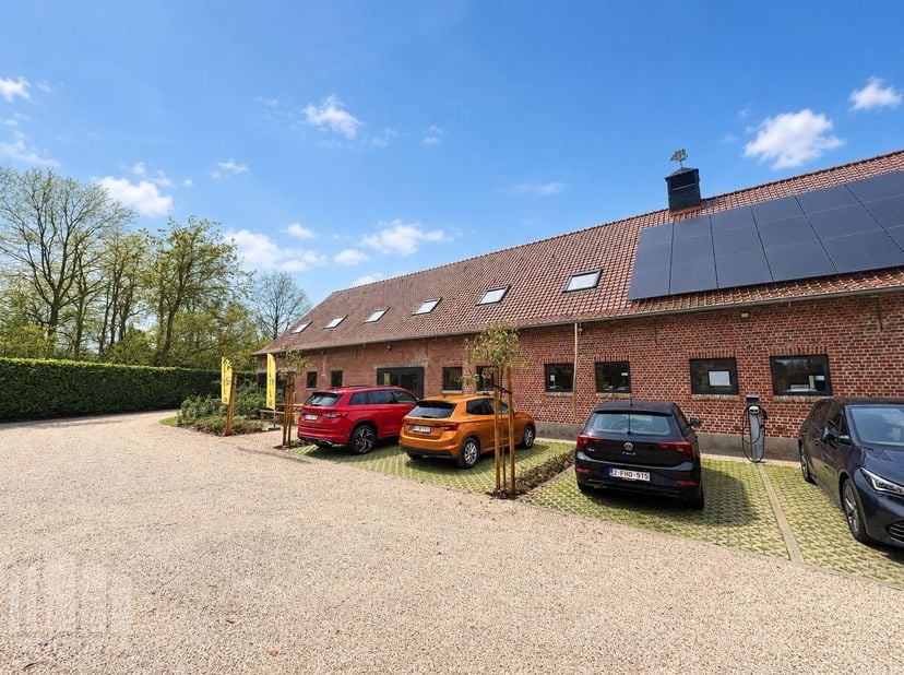 Bedrijfsvastgoed te huur in Beelbroekstraat 105 bus B,
                    9040 Sint-Amandsberg