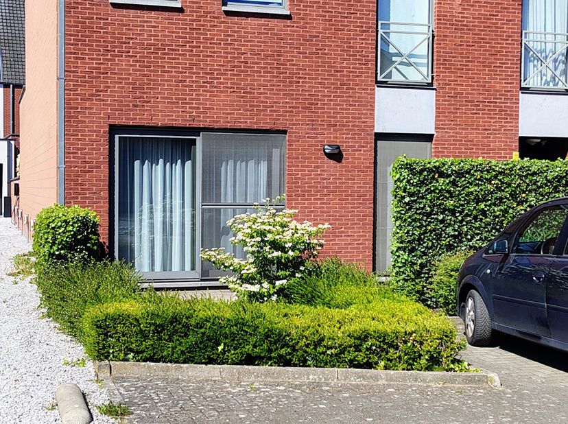Hoogwaardig gelijkvloers appartement met terras – Comfortabel en rustig wonen in het centrum<br />
Bent u op zoek naar een instapklaar, drempelvrij ap