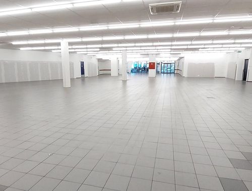                                        Handelszaak te huur in Kortrijk, € 6.000
