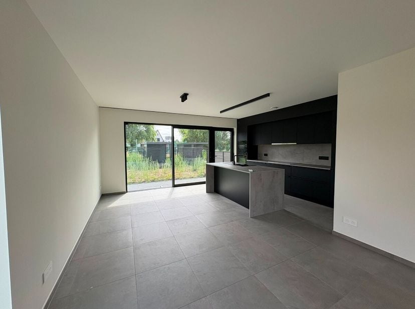 Instapklare nieuwbouw passiefwoning met 3 (mogelijk 4) slaapkamers en tuin in Godsheide (Hasselt).Voor meer informatie, ga naar: https://www.era.be/nl