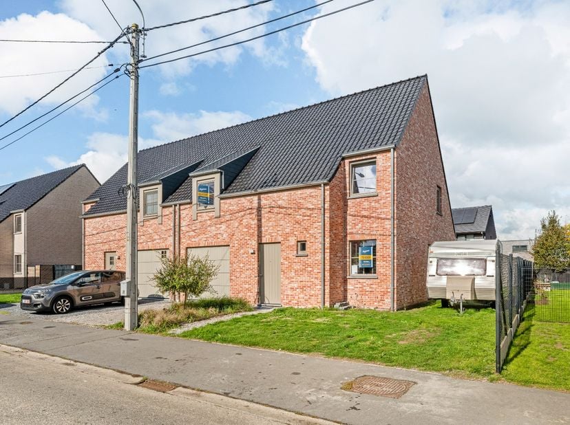 Huis te koop in Gentsestraat 33,
                    8890 Moorslede