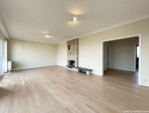                                         Appartement à louer à Schaerbeek, € 1.300
