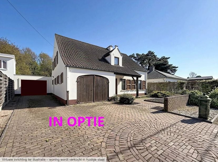 Deze verrassend ruime woning is gelegen te Mol-Ezaart op een mooi perceel van +/- 11a.<br />
We nemen u even mee doorheen het pand.<br />
De inkomhal