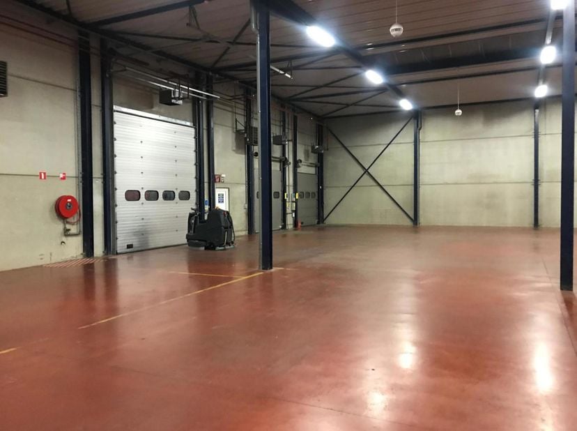 Bien professionnel à louer
                    à 2430 Vorst