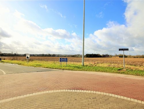                                         Terrain à bâtir à vendre à Neuville, € 65.000
