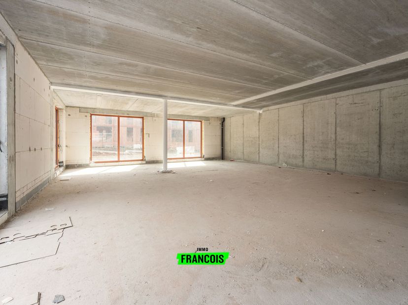 Espace commercial brut dans le projet neuf Eilandpark à Sint-Lievens-Houtem. Dans le récent et qualitatif projet neuf Eilandpark à Sint-Lievens-Houtem