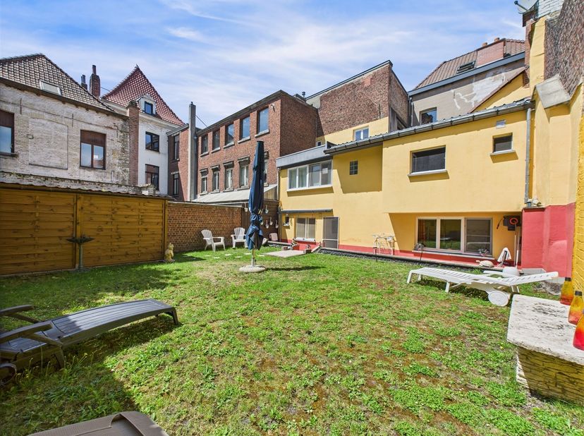 Bien professionnel à vendre à ,
                    7500 Tournai