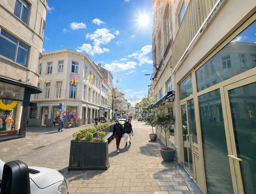                                         Commerce à louer à Antwerpen, € 2.995
