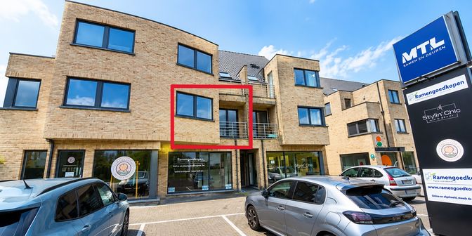 Appartement te koop in Gentsesteenweg 104. bus W1., 9240 Zele