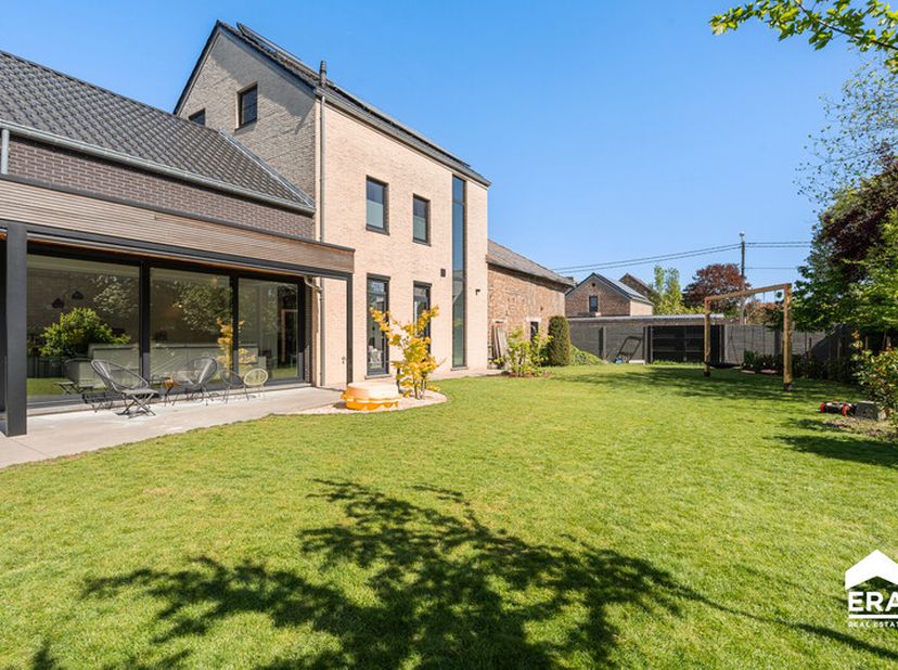 [[ CE BIEN PARTICIPE À LA JOURNÉE MAISONS OUVERTES ERA LE 13/6 DE 9:30 À 10:30 ]] À vendre : maison ouverte pleine de charme à Gingelom, située dans l