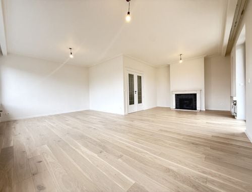                                         Appartement te koop in Ukkel, € 600.000

