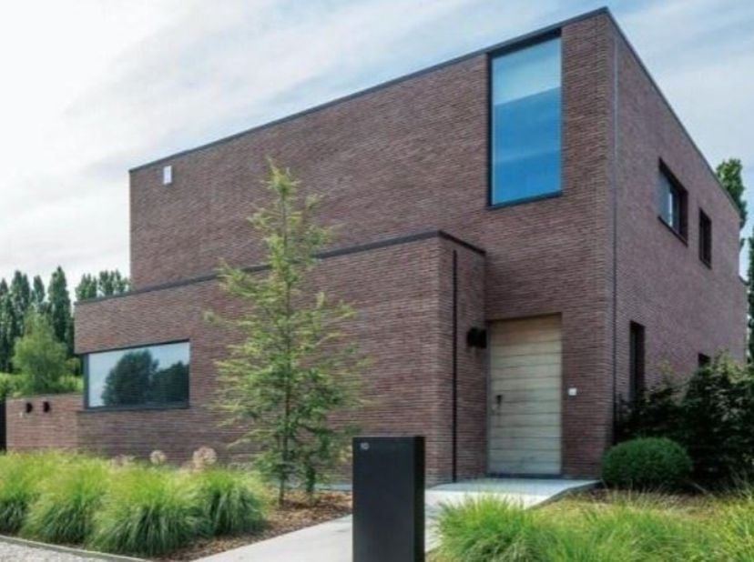 NAZARETH - Eke aan de Steenweg 202<br />
<br />
Mooi perceel bouwgrond voor het bouwen van open bebouwing Bouwen aan 6% Btw (onder voorwaarden).<br />