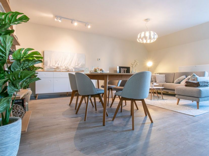 Historische bel-étagewoningen en zongerichte villa-appartementen in hartje Blankenberge. Dat is Sea Garden Village. Nergens kan je een meer gezellige