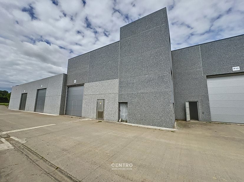 Bien professionnel à louer
                    à 8906 Elverdinge