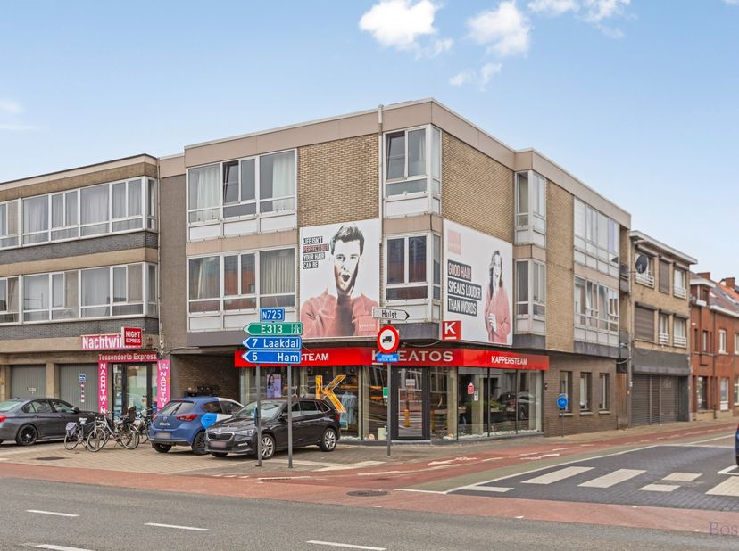 Appartement met 2 slaapkamers en garage te koop in Tessenderlo centrum<br />
<br />
In het bruisende centrum van Tessenderlo vinden we dit leuke appar
