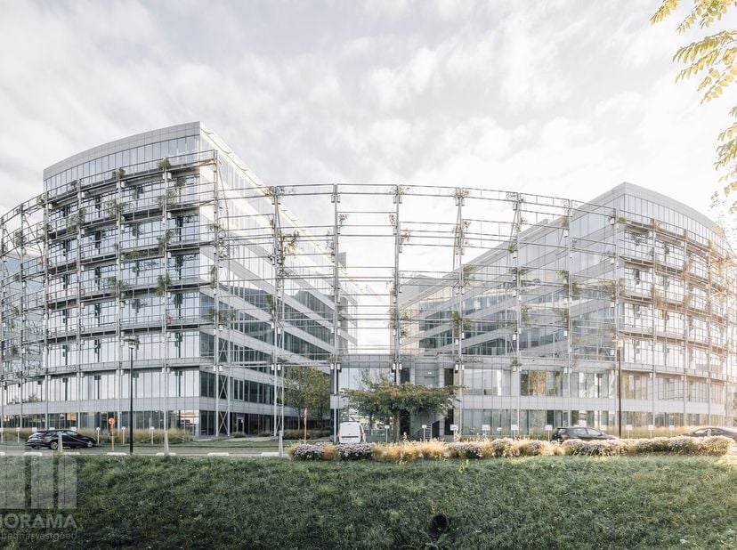 Bureaux de qualité de 6.027 m² à louer. D'autres surfaces sont également disponibles, allant de 500 m² à 6.027 m². Les bureaux font partie d'Airport P