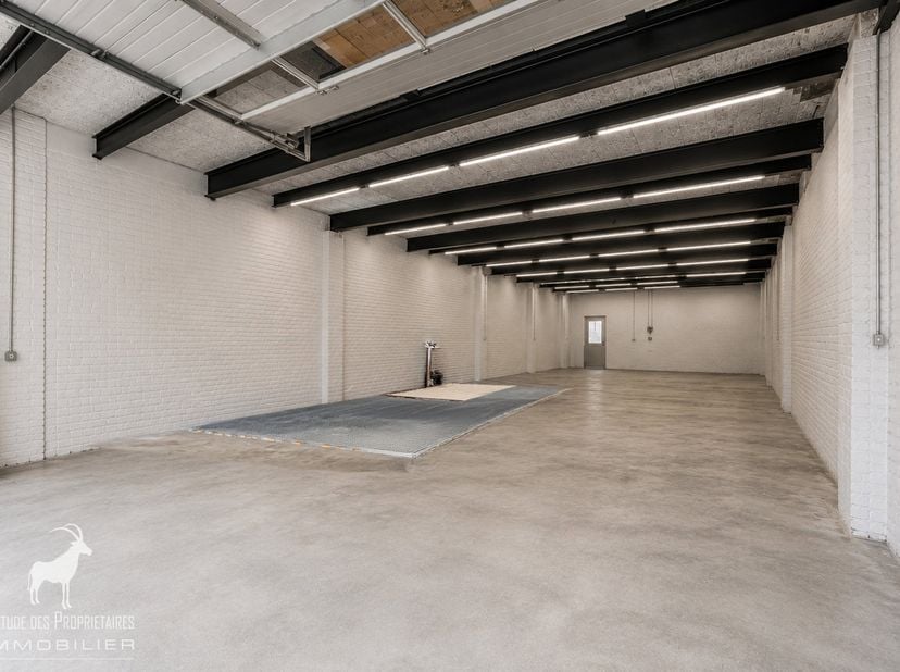 Bedrijfsvastgoed te koop in ,
                    1070 Anderlecht