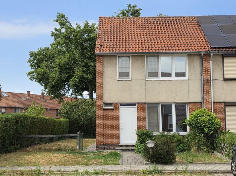 <br />
CONTACT:<br />
Jan Colson: jan@cicala.be&amp;nbsp;| 0478/53.60.04&amp;nbsp;<br />
<br />
BESCHRIJVING:&amp;nbsp;<br />
<br />
Compacte en gezellige woning