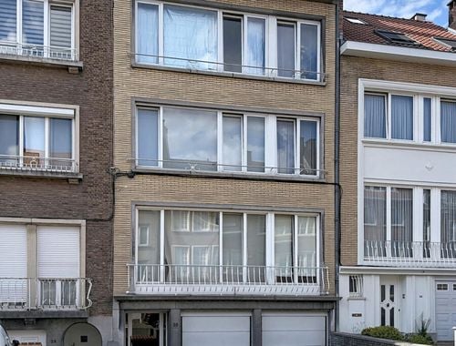                                         Appartement te huur in Laken, € 900
