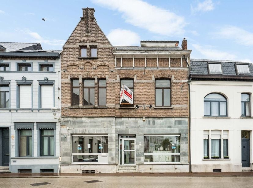 Veelzijdig investeringspand met tal van mogelijkheden - Centraal gelegen met een uitstekende visibiliteit<br />
<br />
Bent u op zoek naar een pand