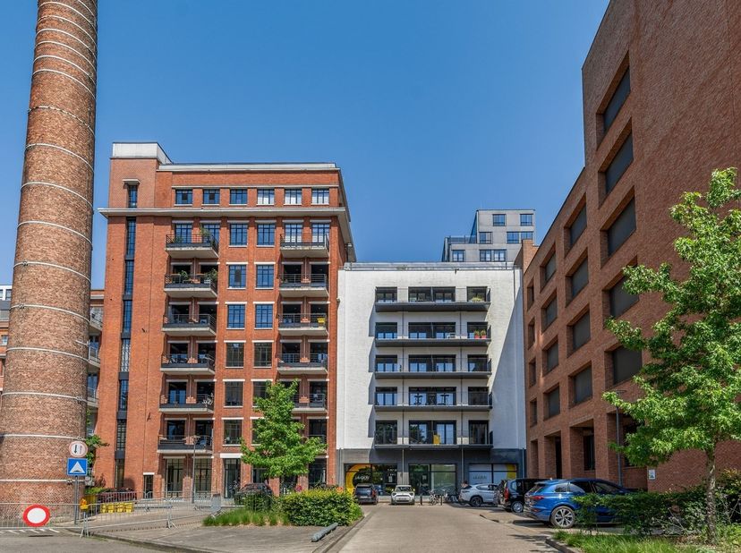Handelspand met ruim terras in voormalige Anco-pastafabriek<br />
<br />
Deze commerciële ruimte bevindt zich op de eerste verdieping van de voormal