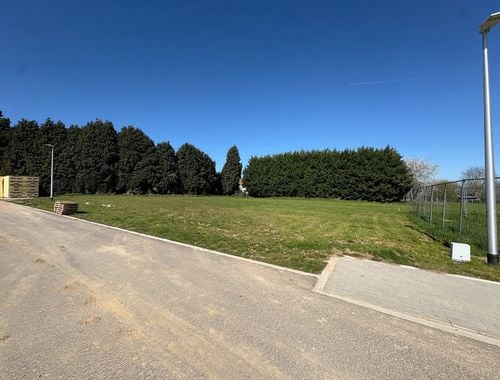                                         Terrain à bâtir à vendre à Heers, € 115.000
