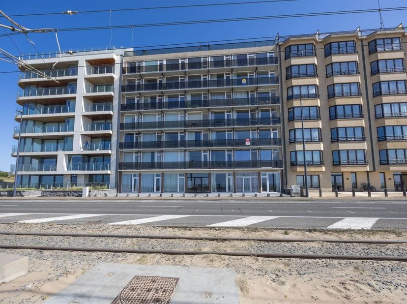 Garage te koop in Zeedijk,
                    8400 Oostende