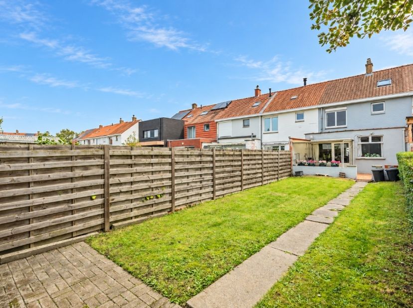 Huis te koop in Meidoornstraat 3,
                    8000 Sint-Pieters