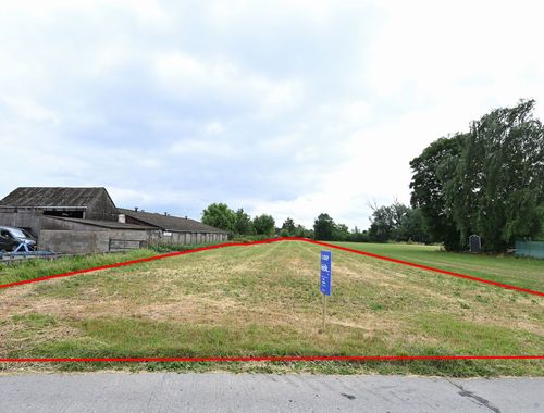                                         Bouwgrond te koop in Roux, € 285.000
