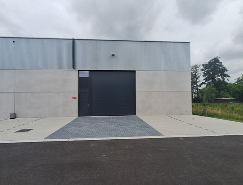                                         Bâtiment d’entreprise à vendre à Hooglede, € 405.000
