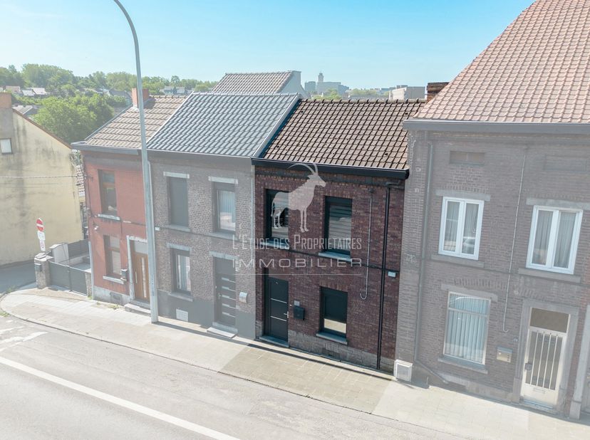 Référence Agence : V6031-1812<br />
*** VISITE VIRTUELLE : https://envisite.net/vtour/fr/hfsq5q/frame ***<br />
Découvrez cette magnifique maison situ