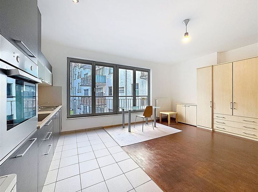 Vlakbij het Brouckèreplein en het Sint-Katelijneplein - Prachtig, licht studio-appartement van 44 m², ideaal voor een investering of een eerste koper.
