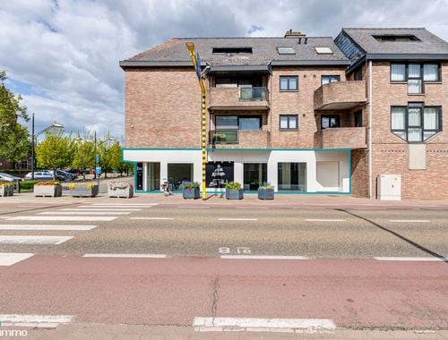                                         Handelsgelijkvloers te koop in Bilzen, € 279.000
