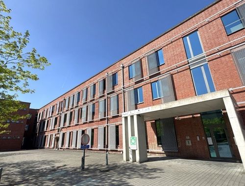                                         Kantoor te huur in Brasschaat, € 2.166,67

