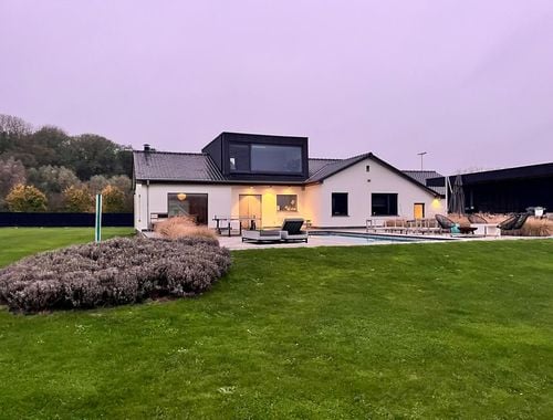                                         Moderne villa te koop in Nukerke, € 1.095.000
