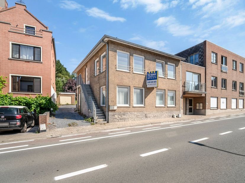 Op een uitstekende ligging langs de Kasteelstraat in Tielt, op wandel- en fietsafstand van het bruisende stadscentrum en met een vlotte verbinding ric